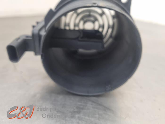 Luchthoeveelheidsmeter van een Volkswagen Crafter (SY) 2.0 TDI FWD 2023