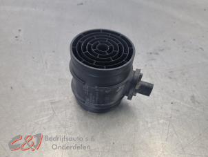 Gebruikte Luchthoeveelheidsmeter Iveco New Daily VI 33S12, 35C12, 35S12 Prijs € 52,50 Margeregeling aangeboden door C&J Bedrijfsauto's & Onderdelen