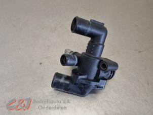 Gebruikte Thermostaathuis Ford Transit Custom 2.2 TDCi 16V Prijs € 26,25 Margeregeling aangeboden door C&J Bedrijfsauto's & Onderdelen