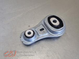 Gebruikte Motorsteun Renault Trafic New (FL) 2.0 dCi 16V 90 Prijs € 21,00 Margeregeling aangeboden door C&J Bedrijfsauto's & Onderdelen