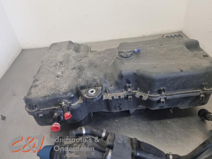 Gebruikte Ureumreservoir Volkswagen Transporter T6 2.0 TDI 150 Prijs € 157,50 Margeregeling aangeboden door C&J Bedrijfsauto's & Onderdelen