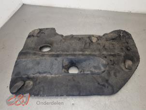 Gebruikte Afdekplaat motor Peugeot Expert (V1/VA/VB/VE/VF/VT/VY) 2.0 Blue HDi 180 16V Prijs € 36,75 Margeregeling aangeboden door C&J Bedrijfsauto's & Onderdelen