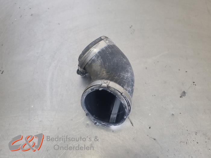 Gebruikte Intercooler Slang Volkswagen Transporter T6 2.0 TDI 150 Prijs € 18,38 Margeregeling aangeboden door C&J Bedrijfsauto's & Onderdelen