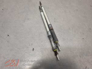 Gebruikte Gloeikaars Renault Trafic (1FL/2FL/3FL/4FL) 1.6 dCi 90 Prijs € 10,50 Margeregeling aangeboden door C&J Bedrijfsauto's & Onderdelen