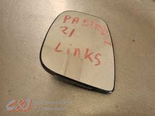 Gebruikte Spiegelglas links Peugeot Partner (EA//EF/EN/EU) 1.5 BlueHDi 130 Prijs € 21,00 Margeregeling aangeboden door C&J Bedrijfsauto's & Onderdelen