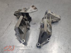 Gebruikte Motorsteun Iveco New Daily VI 33S12, 35C12, 35S12 Prijs € 31,50 Margeregeling aangeboden door C&J Bedrijfsauto's & Onderdelen