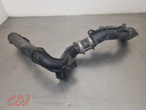 Gebruikte Intercooler Buis Peugeot Expert (V1/VA/VB/VE/VF/VT/VY) 2.0 Blue HDi 120 16V Prijs € 21,00 Margeregeling aangeboden door C&J Bedrijfsauto's & Onderdelen