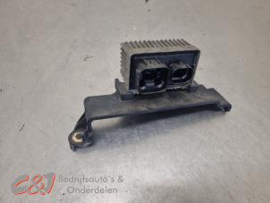 Gebruikte Gloeirelais Ford Transit Custom 2.2 TDCi 16V Prijs € 10,50 Margeregeling aangeboden door C&J Bedrijfsauto's & Onderdelen