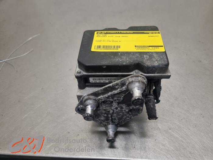 Gebruikte ABS Pomp Mercedes Vito (639.6) 2.2 111 CDI 16V Prijs € 105,00 Margeregeling aangeboden door C&J Bedrijfsauto's & Onderdelen