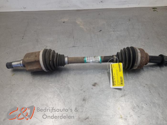 Gebruikte Aandrijfas links-voor Ford Transit Custom 2.2 TDCi 16V Prijs € 78,75 Margeregeling aangeboden door C&J Bedrijfsauto's & Onderdelen