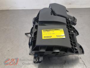 Gebruikte Luchtfilterhuis Peugeot Partner (EA//EF/EN/EU) 1.5 BlueHDi 100 Prijs € 63,00 Margeregeling aangeboden door C&J Bedrijfsauto's & Onderdelen