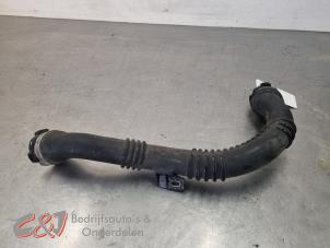 Gebruikte Intercooler Buis Renault Trafic (1FL/2FL/3FL/4FL) 1.6 dCi 145 Twin Turbo Prijs € 52,50 Margeregeling aangeboden door C&J Bedrijfsauto's & Onderdelen