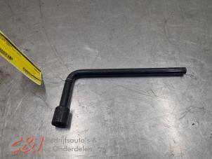 Gebruikte Wielsleutel Citroen Jumpy 1.6 Blue HDi 95 Prijs € 10,50 Margeregeling aangeboden door C&J Bedrijfsauto's & Onderdelen