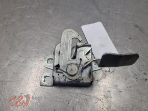 Gebruikte Slotmechaniek Motorkap Peugeot Boxer (U9) 2.0 BlueHDi 160 Prijs € 21,00 Margeregeling aangeboden door C&J Bedrijfsauto's & Onderdelen