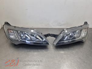 Gebruikte Koplampset links + rechts Peugeot Boxer (U9) 2.0 BlueHDi 160 Prijs € 945,00 Margeregeling aangeboden door C&J Bedrijfsauto's & Onderdelen