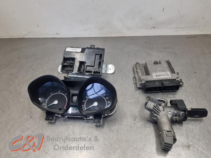 Gebruikte Kontaktslot + computer Ford Transit Courier 1.5 TDCi 75 Prijs € 262,50 Margeregeling aangeboden door C&J Bedrijfsauto's & Onderdelen