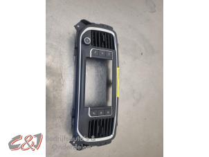 Gebruikte Luchtrooster Dashboard Citroen Jumpy 1.6 Blue HDi 115 Prijs € 68,25 Margeregeling aangeboden door C&J Bedrijfsauto's & Onderdelen