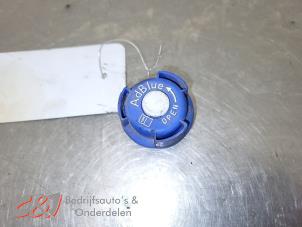 Gebruikte Tank adblue Citroen Jumpy 1.6 Blue HDi 95 Prijs € 15,75 Margeregeling aangeboden door C&J Bedrijfsauto's & Onderdelen