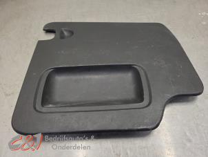 Gebruikte Portierbeschermer 4deurs rechts-achter Renault Trafic (1FL/2FL/3FL/4FL) 2.0 dCi 16V 150 Prijs € 42,00 Margeregeling aangeboden door C&J Bedrijfsauto's & Onderdelen