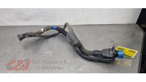 Gebruikte Vulpijp ad-blue tank Renault Trafic (1FL/2FL/3FL/4FL) 2.0 dCi 16V 150 Prijs € 63,00 Margeregeling aangeboden door C&J Bedrijfsauto's & Onderdelen