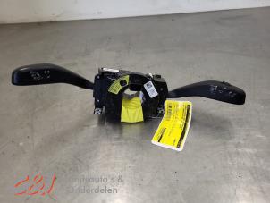 Gebruikte Licht + Raw Schakelaar Volkswagen Transporter T6 2.0 TDI 150 Prijs € 78,75 Margeregeling aangeboden door C&J Bedrijfsauto's & Onderdelen