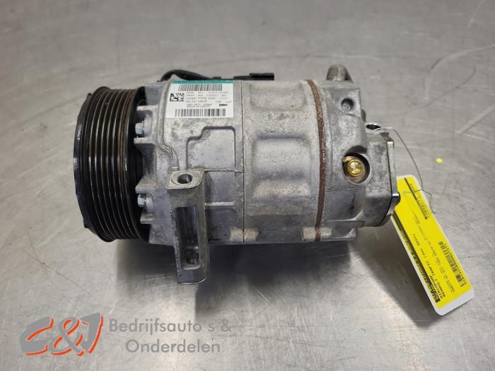 Gebruikte Aircopomp Renault Trafic (1FL/2FL/3FL/4FL) 2.0 dCi 16V 150 Prijs € 52,50 Margeregeling aangeboden door C&J Bedrijfsauto's & Onderdelen