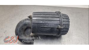 Gebruikte Luchtfilterhuis Peugeot Boxer (U9) 2.0 BlueHDi 160 Prijs € 89,25 Margeregeling aangeboden door C&J Bedrijfsauto's & Onderdelen