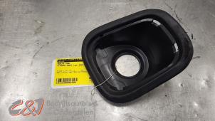 Gebruikte Adblue tank Citroen Jumpy 2.0 Blue HDI 180 Prijs € 15,75 Margeregeling aangeboden door C&J Bedrijfsauto's & Onderdelen