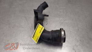 Gebruikte Intercooler Buis Ford Transit 2.0 TDCi 16V Eco Blue 130 Prijs € 21,00 Margeregeling aangeboden door C&J Bedrijfsauto's & Onderdelen