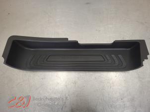 Gebruikte Voorinstap links Mercedes Vito (447.6) 2.2 119 CDI 16V BlueTEC Prijs € 26,25 Margeregeling aangeboden door C&J Bedrijfsauto's & Onderdelen