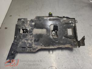 Gebruikte Support accu Opel Vivaro 2.0 CDTI 122 Prijs € 15,75 Margeregeling aangeboden door C&J Bedrijfsauto's & Onderdelen