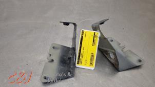 Gebruikte Frontdeel steun Renault Trafic (1FL/2FL/3FL/4FL) 1.6 dCi 125 Twin Turbo Prijs € 42,00 Margeregeling aangeboden door C&J Bedrijfsauto's & Onderdelen