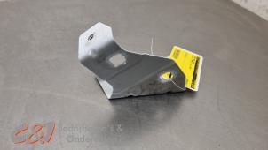 Gebruikte Frontdeel steun Renault Trafic (1FL/2FL/3FL/4FL) 1.6 dCi 120 Twin Turbo Prijs € 15,75 Margeregeling aangeboden door C&J Bedrijfsauto's & Onderdelen