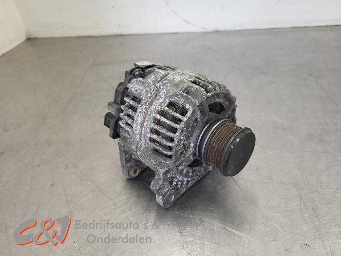 Gebruikte Dynamo Volkswagen Transporter/Caravelle T5 1.9 TDi Prijs € 36,75 Margeregeling aangeboden door C&J Bedrijfsauto's & Onderdelen