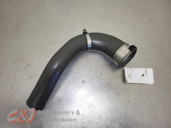 Gebruikte Intercooler Slang Opel Movano 2.3 CDTi Biturbo 16V RWD Prijs € 21,00 Margeregeling aangeboden door C&J Bedrijfsauto's & Onderdelen