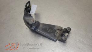 Gebruikte Schuifdeurrol rechts Ford Tourneo Connect/Grand Tourneo Connect 1.5 TDCi Prijs € 15,75 Margeregeling aangeboden door C&J Bedrijfsauto's & Onderdelen