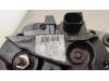 Dynamo van een Volkswagen Transporter T5 1.9 TDi 2007