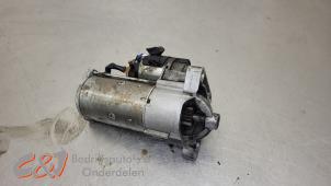 Gebruikte Startmotor Opel Vivaro 2.5 CDTI 16V Prijs € 26,25 Margeregeling aangeboden door C&J Bedrijfsauto's & Onderdelen