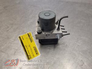 Gebruikte ABS Pomp Mercedes Sprinter 3,5t (906.63) 313 CDI 16V Prijs € 236,25 Margeregeling aangeboden door C&J Bedrijfsauto's & Onderdelen