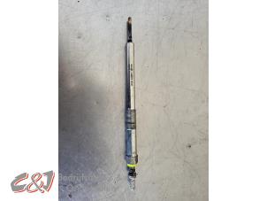 Gebruikte Gloeikaars Renault Trafic (1FL/2FL/3FL/4FL) 1.6 dCi 90 Prijs € 12,60 Margeregeling aangeboden door C&J Bedrijfsauto's & Onderdelen