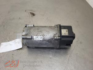 Gebruikte Servopomp Mercedes Vito (447.6) 2.2 114 CDI 16V Prijs € 393,75 Margeregeling aangeboden door C&J Bedrijfsauto's & Onderdelen