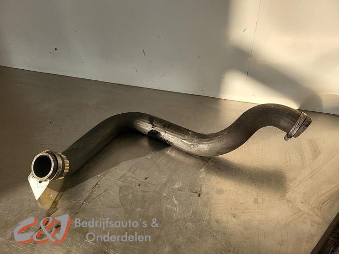 Gebruikte Intercooler Buis Opel Vivaro 2.5 CDTI 16V Prijs € 10,50 Margeregeling aangeboden door C&J Bedrijfsauto's & Onderdelen