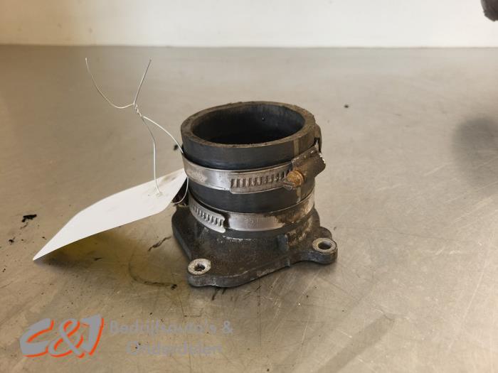 Gebruikte Intercooler Buis Opel Vivaro 2.5 CDTI 16V Prijs € 10,50 Margeregeling aangeboden door C&J Bedrijfsauto's & Onderdelen