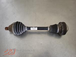 Gebruikte Cardanas links-voor (VWA) Volkswagen Caddy III (2KA,2KH,2CA,2CH) 1.6 TDI 16V Prijs € 31,50 Margeregeling aangeboden door C&J Bedrijfsauto's & Onderdelen