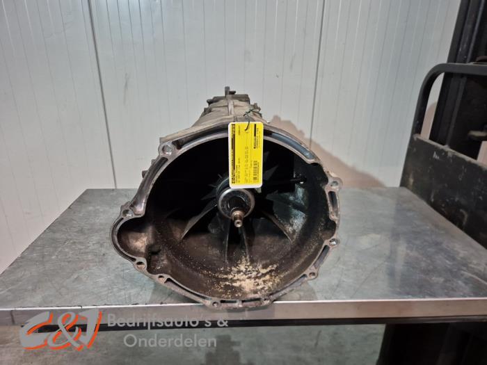 Versnellingsbak van een Volkswagen Crafter (SY) 2.0 TDI RWD 2019