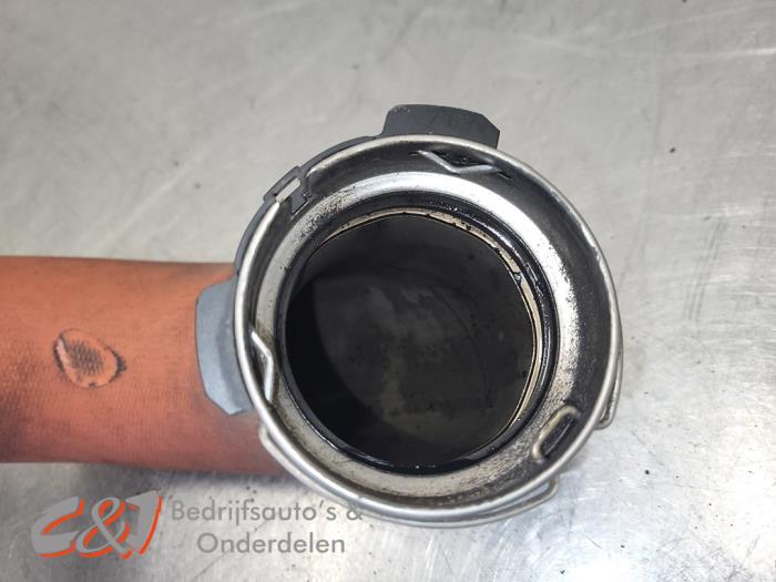 Gebruikte Intercooler Buis Renault Master III (MA/MB/MC/MD/MH/MF/MG/MH) 2.3 dCi 16V Prijs € 15,75 Margeregeling aangeboden door C&J Bedrijfsauto's & Onderdelen