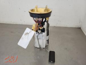 Gebruikte Tank element Pomp Volkswagen Crafter (SY) 2.0 TDI RWD Prijs € 131,25 Margeregeling aangeboden door C&J Bedrijfsauto's & Onderdelen