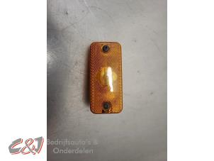 Gebruikte Reflector Sierplaat achter Iveco New Daily VI 35C17, 35S17, 40C17, 50C17, 65C17, 70C17 Prijs € 10,50 Margeregeling aangeboden door C&J Bedrijfsauto's & Onderdelen