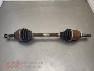 Gebruikte Steekas links-voor Renault Trafic (1FL/2FL/3FL/4FL) 2.0 dCi 16V 150 Prijs € 68,25 Margeregeling aangeboden door C&J Bedrijfsauto's & Onderdelen