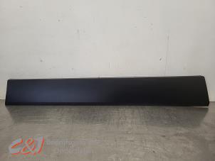 Gebruikte Sierlijst Renault Trafic (1FL/2FL/3FL/4FL) 2.0 dCi 16V 150 Prijs € 47,25 Margeregeling aangeboden door C&J Bedrijfsauto's & Onderdelen